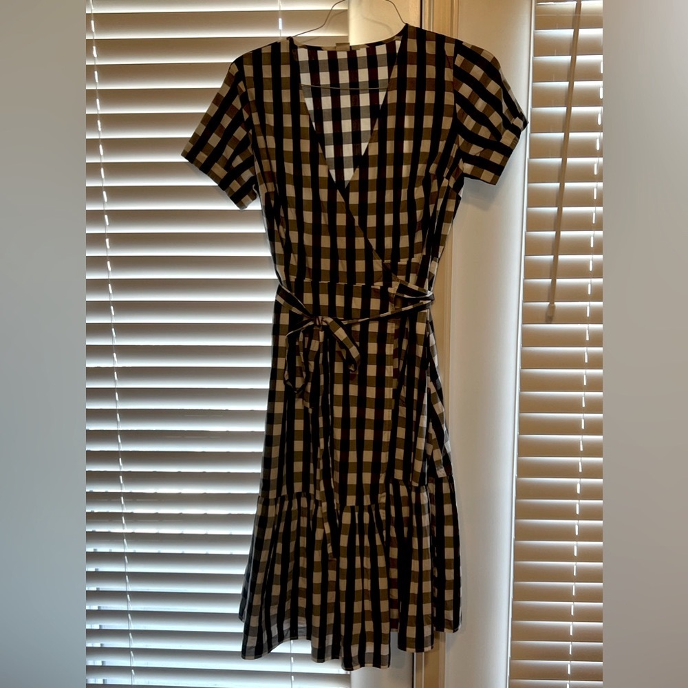 NWOT gingham baby and white wrap dress